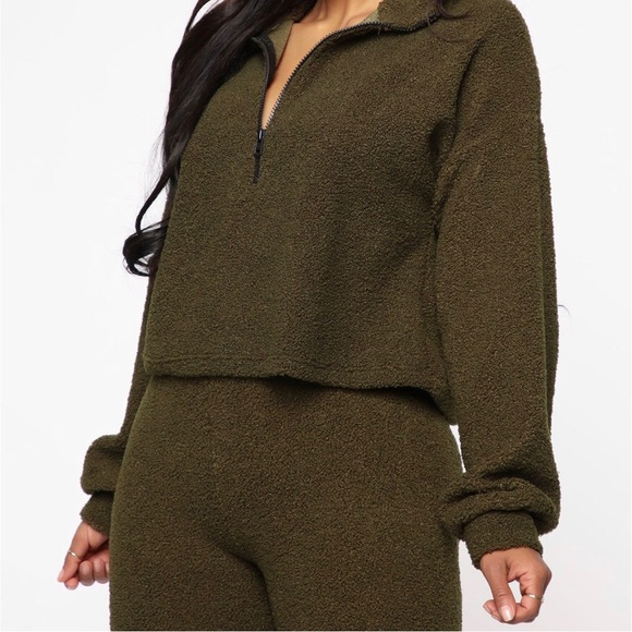 Two piece cute Sherpa set! - Picture 2 of 3